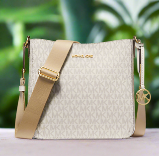 Michael Kors - Jet Set Travel Signature Messenger Bag - Crossbody in Cream 1