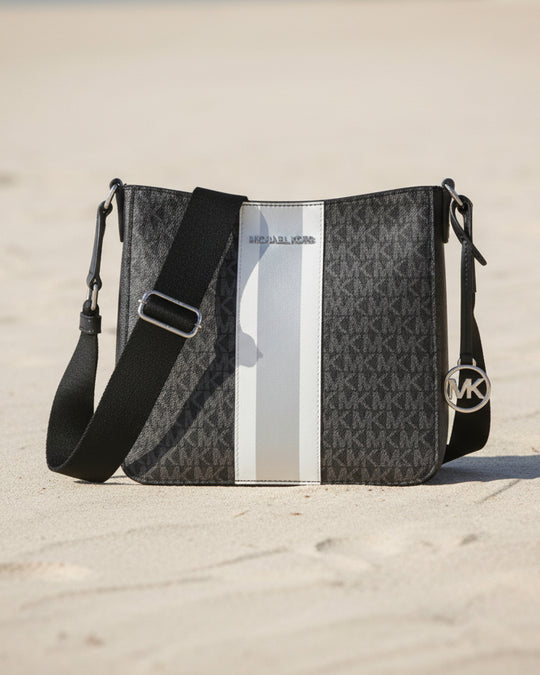Michael Kors - Jet Set Travel Signature Logo Messenger Bag/Crossbody BLACK/WHITE