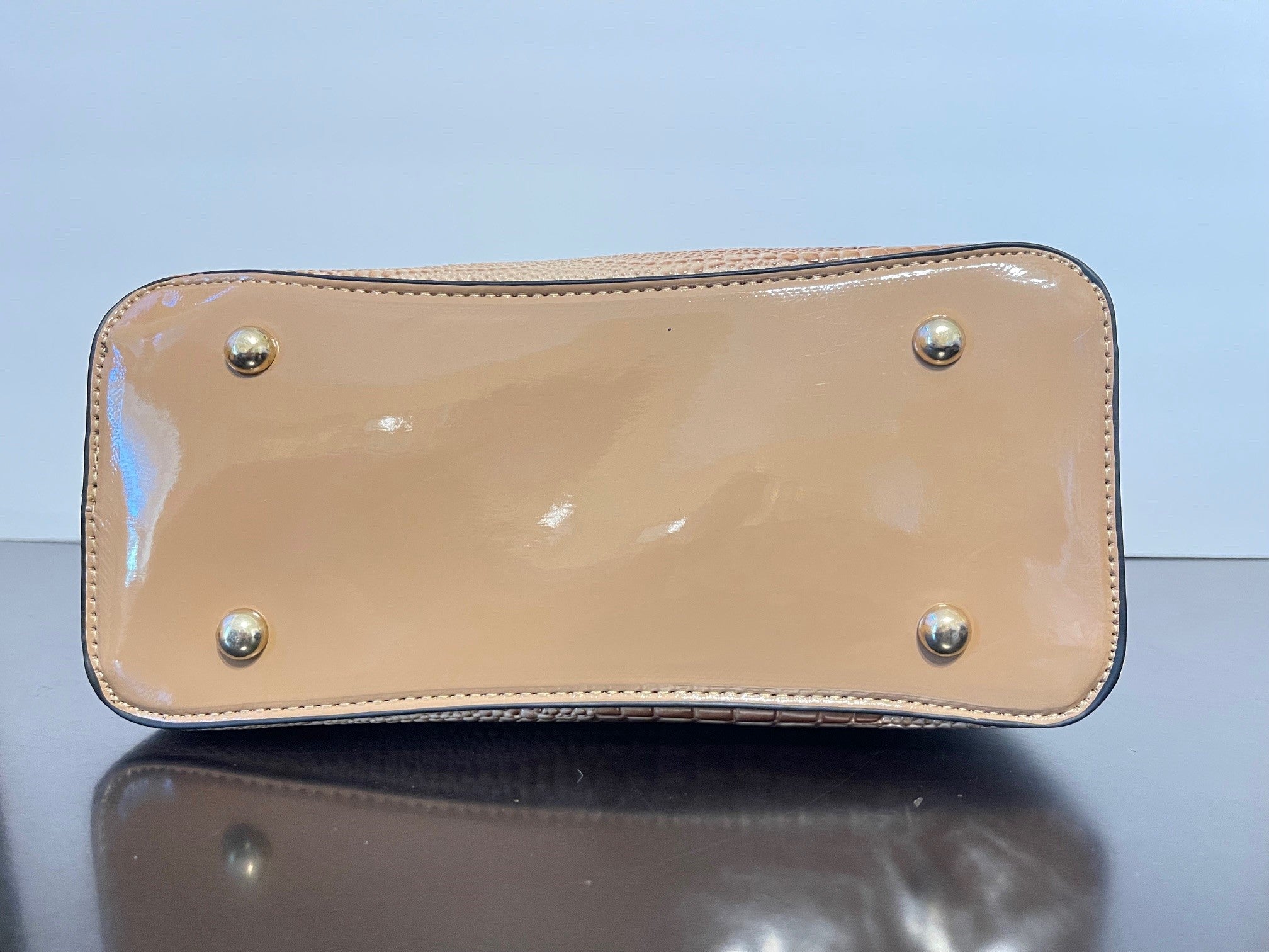 Light Brown Crocodile Pattern Crossbody Bag - Patent Leather & 3 compartments- bottom