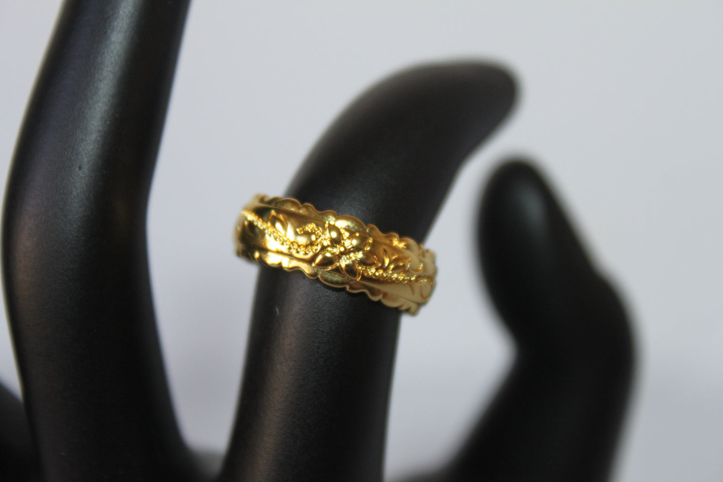 5 Rings - 14K gold plated ring band in Hawaiin flower print engraved design - various sizes JL086