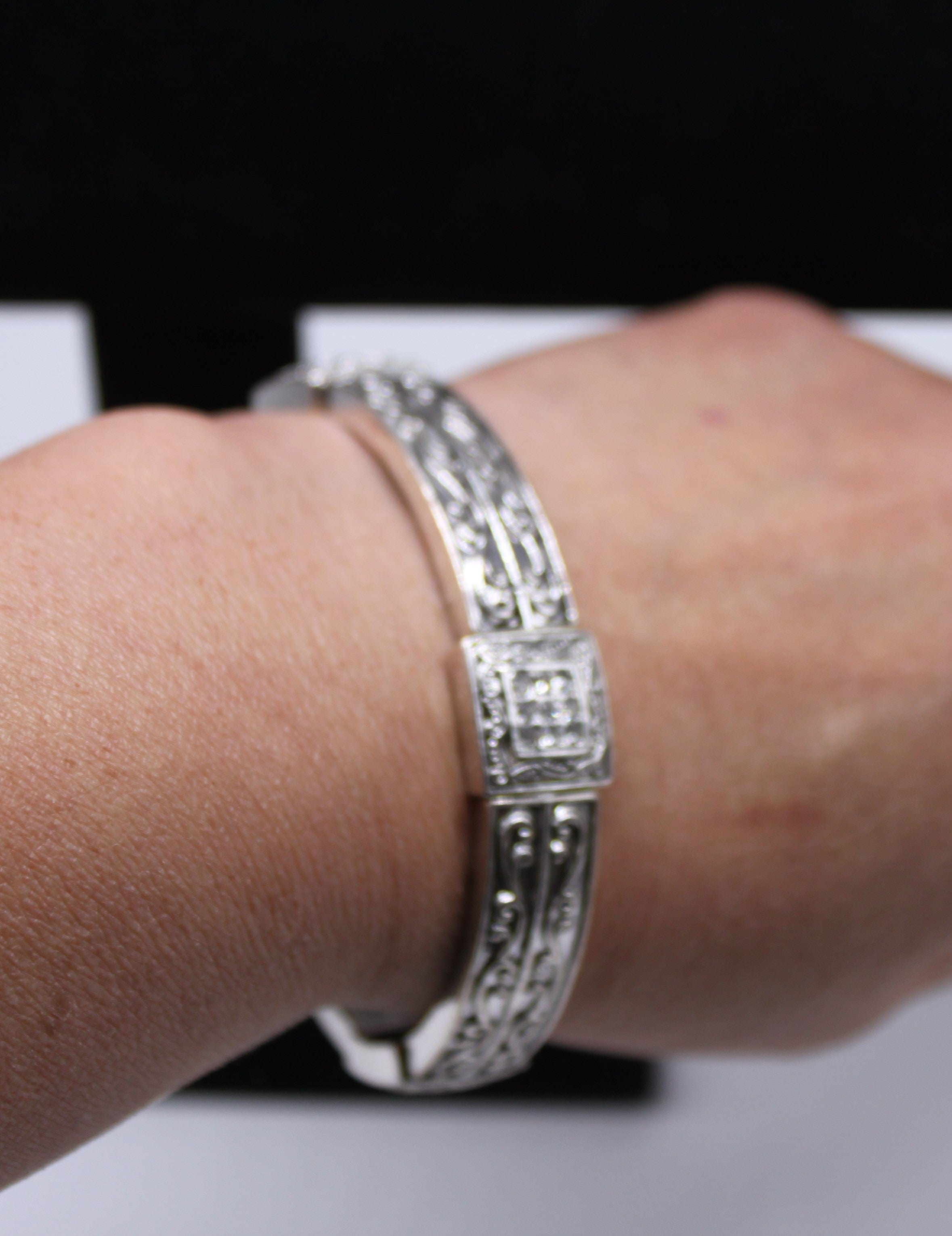 Bracelet - 7" Silver Plated - Crafted in Beautiful Victorian Style with Rhinestones JL014