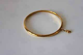 Bracelet - Gold bangle- 14K GP with gold heart charm (7.5" diam) JL039