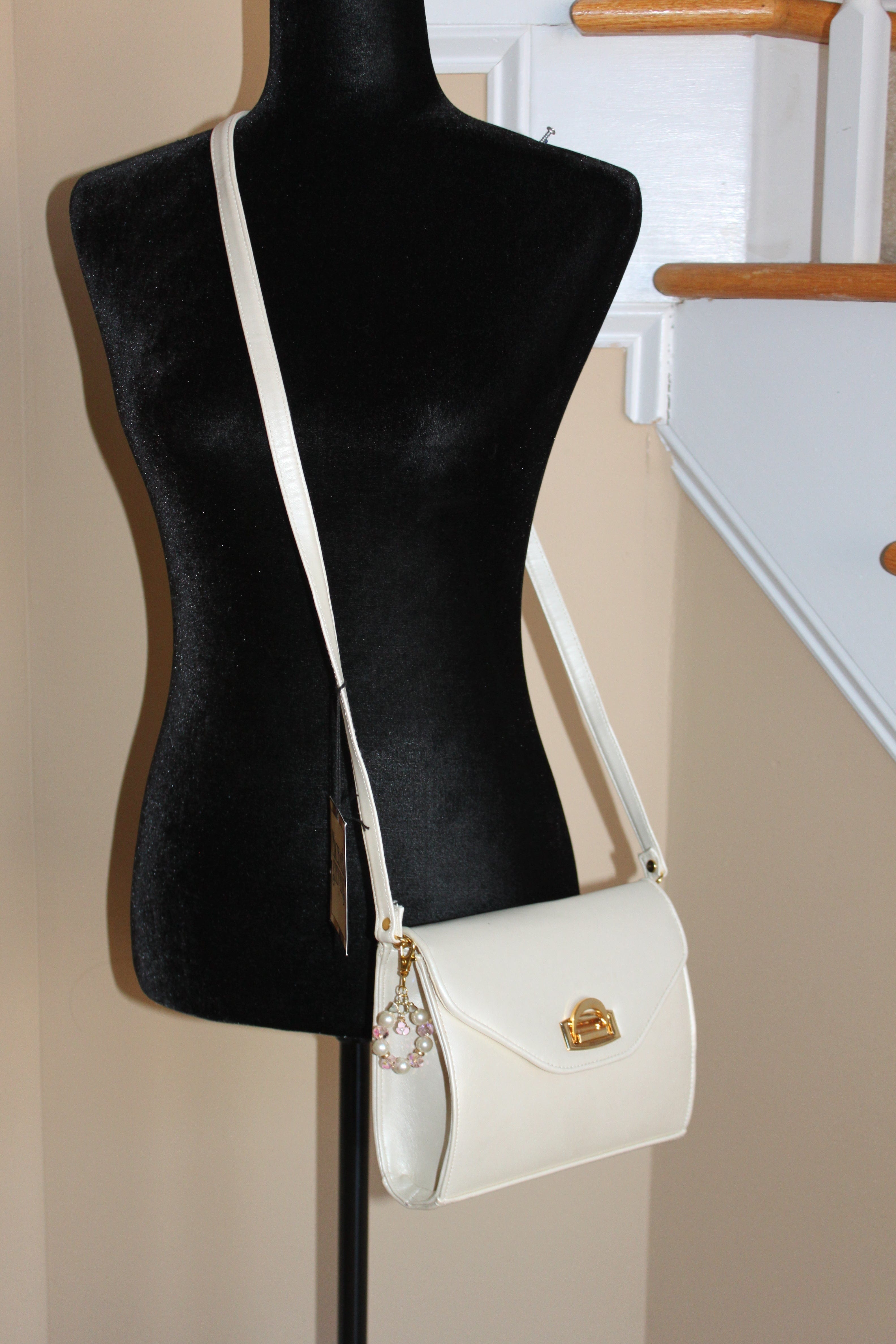 Crossbody Bag - Cream fashion handbag with adjustable strap and pretty bag charm - gold elements HB060
