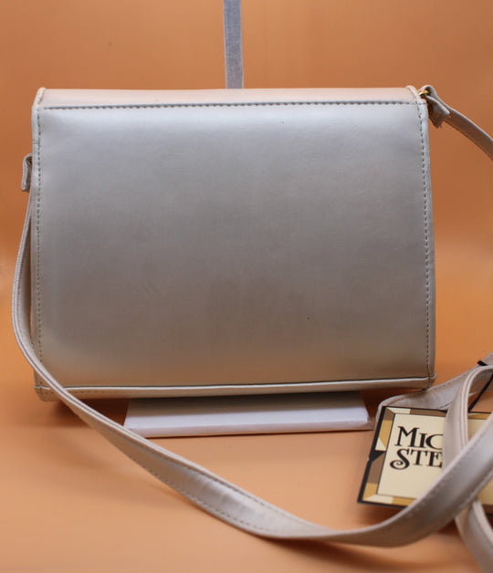 Crossbody Bag - Cream fashion handbag with adjustable strap and pretty bag charm - gold elements HB060