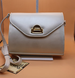 Crossbody Bag - Cream fashion handbag with adjustable strap and pretty bag charm - gold elements HB060
