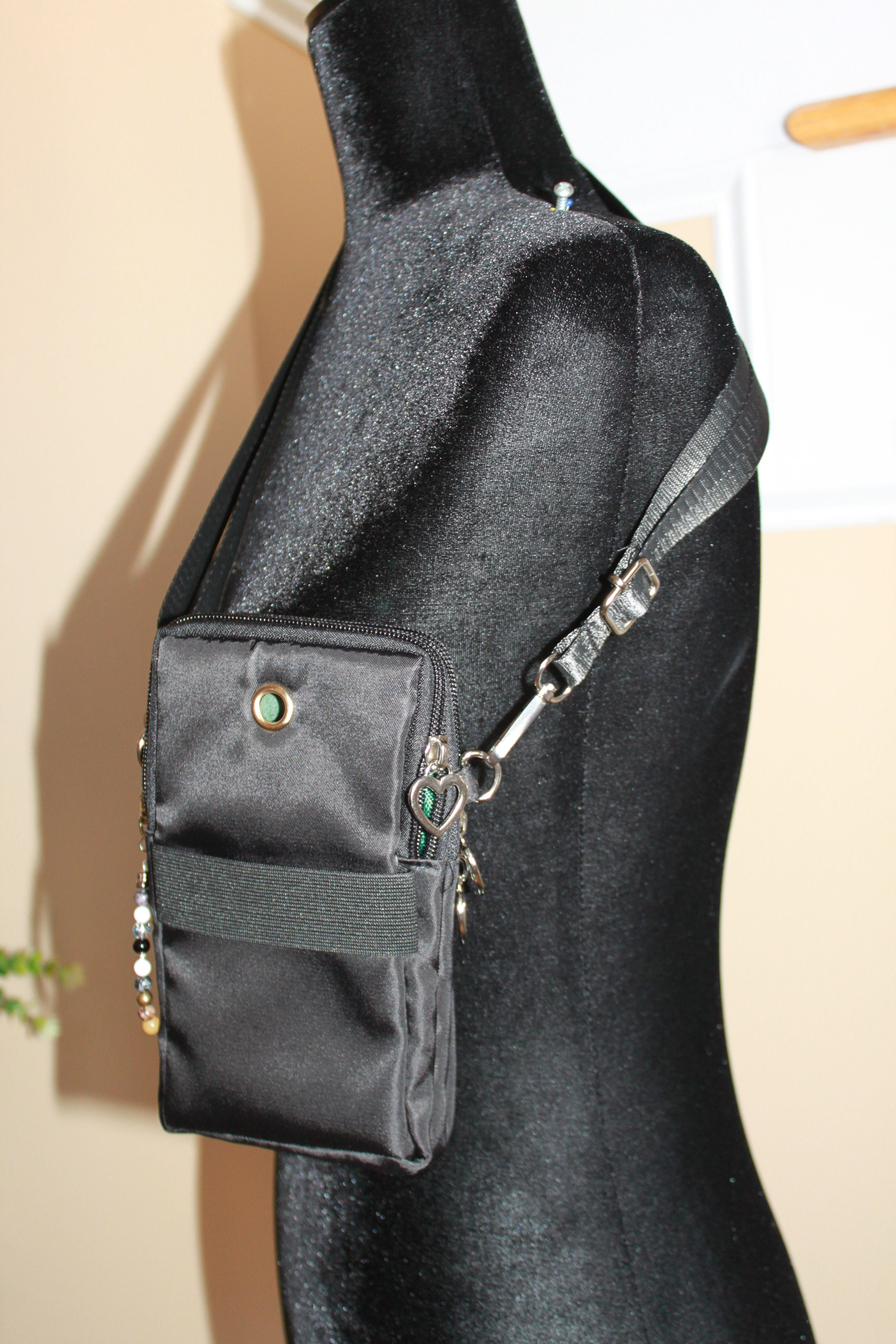 Crossbody Bag - Small black fashion handbag with adjustable strap and pretty bag charm HB055