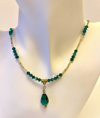 Designed & hand-crafted - Emerald green faceted crystals and gold glass beads necklace - 18" JL146