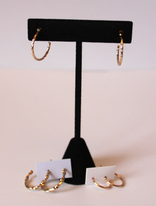 Earrings - Eight pairs of earrings - gold plated studs in various designs JL114