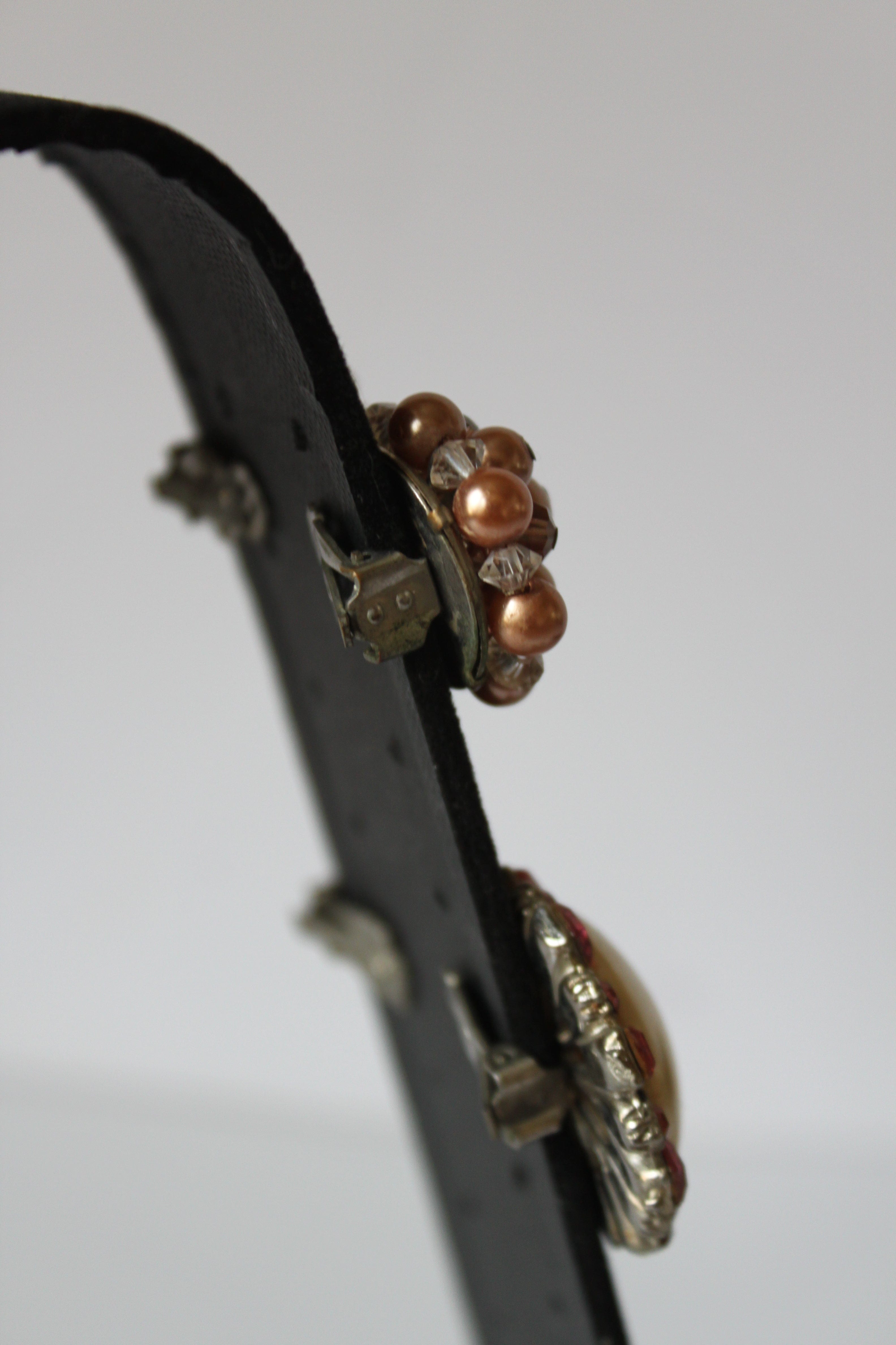 Earrings - Four pairs of vintage earrings with clip backs (Gold, and metallic designs) JL102