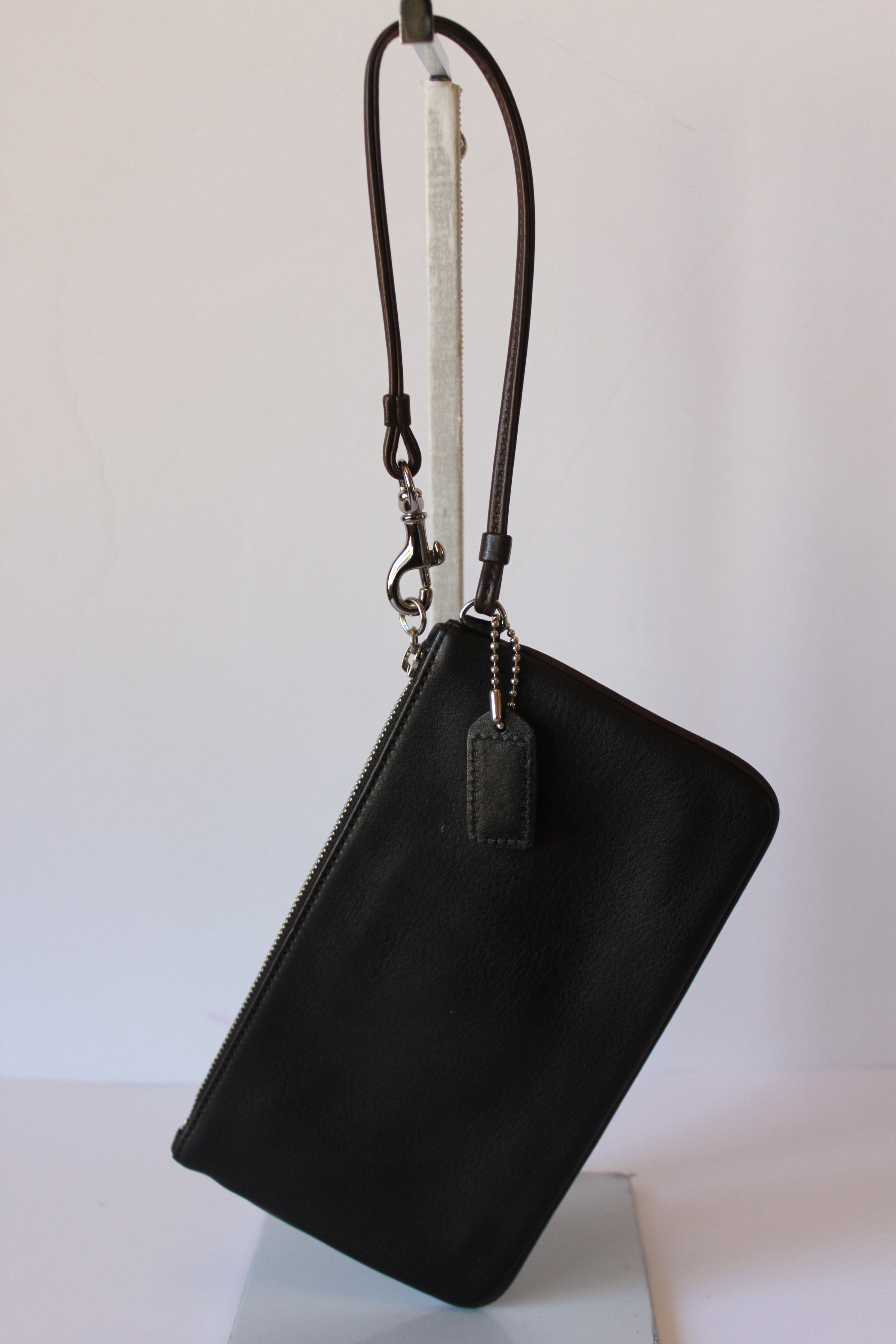 Handbags - Brown leather wallet/wristlet by Coach HB032