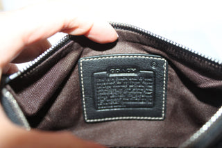 Handbags - Brown leather wallet/wristlet by Coach HB032