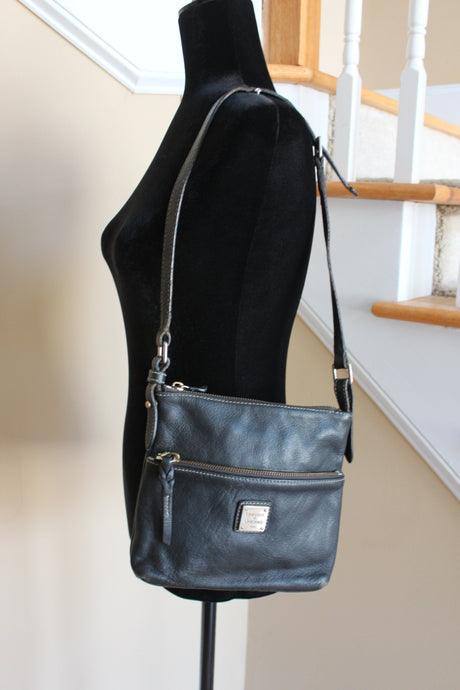 Handbags - Dooney & Bourke Shoulder Bag - Black Leather with multiple pockets HB012