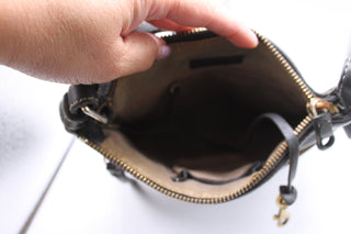 Handbags - Dooney & Bourke Shoulder Bag - Black Leather with multiple pockets HB012