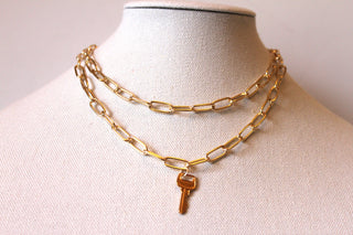 Necklace - 2-layered gold-plated paper clip chain designs w/gold key charm -16", and 18" with 2" extension JL046