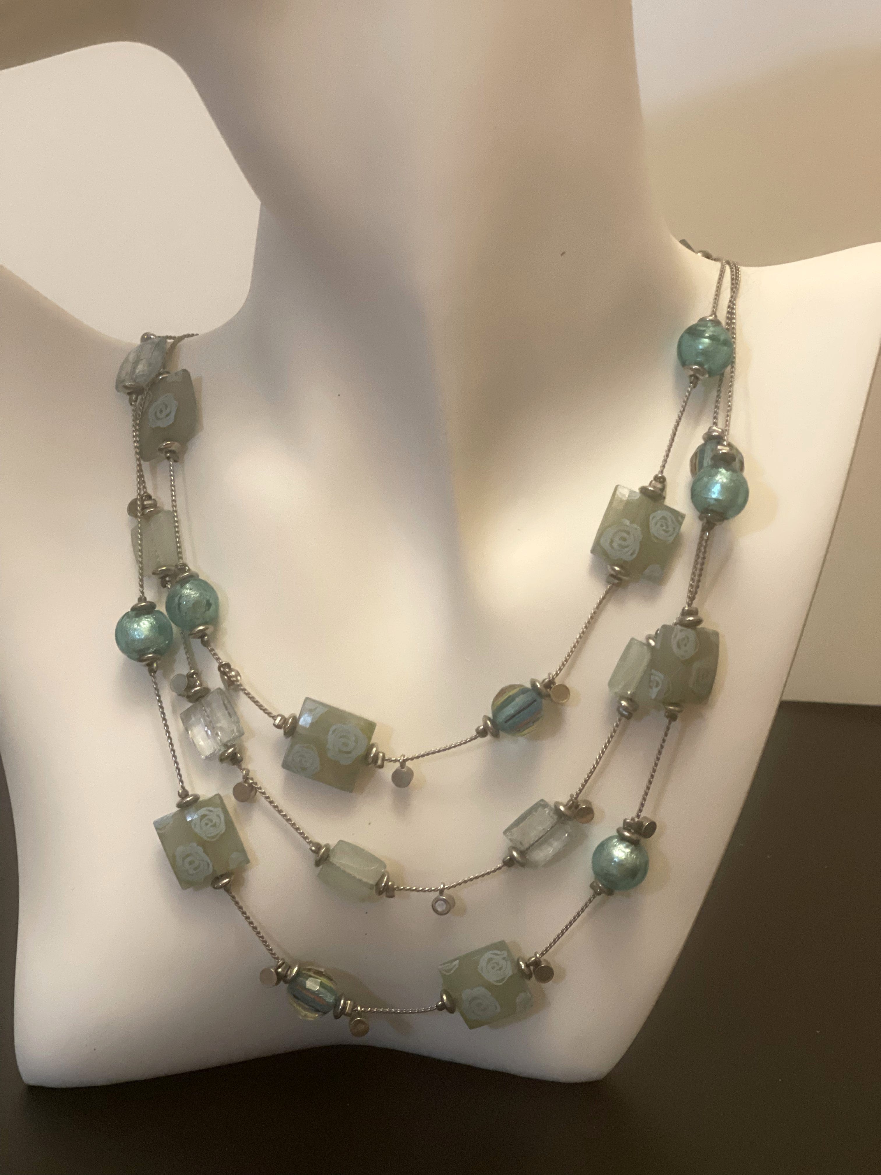 Necklace - 3-layered silver necklaces with light green faceted glass beads - 15",18",20" w/3" extension JL134