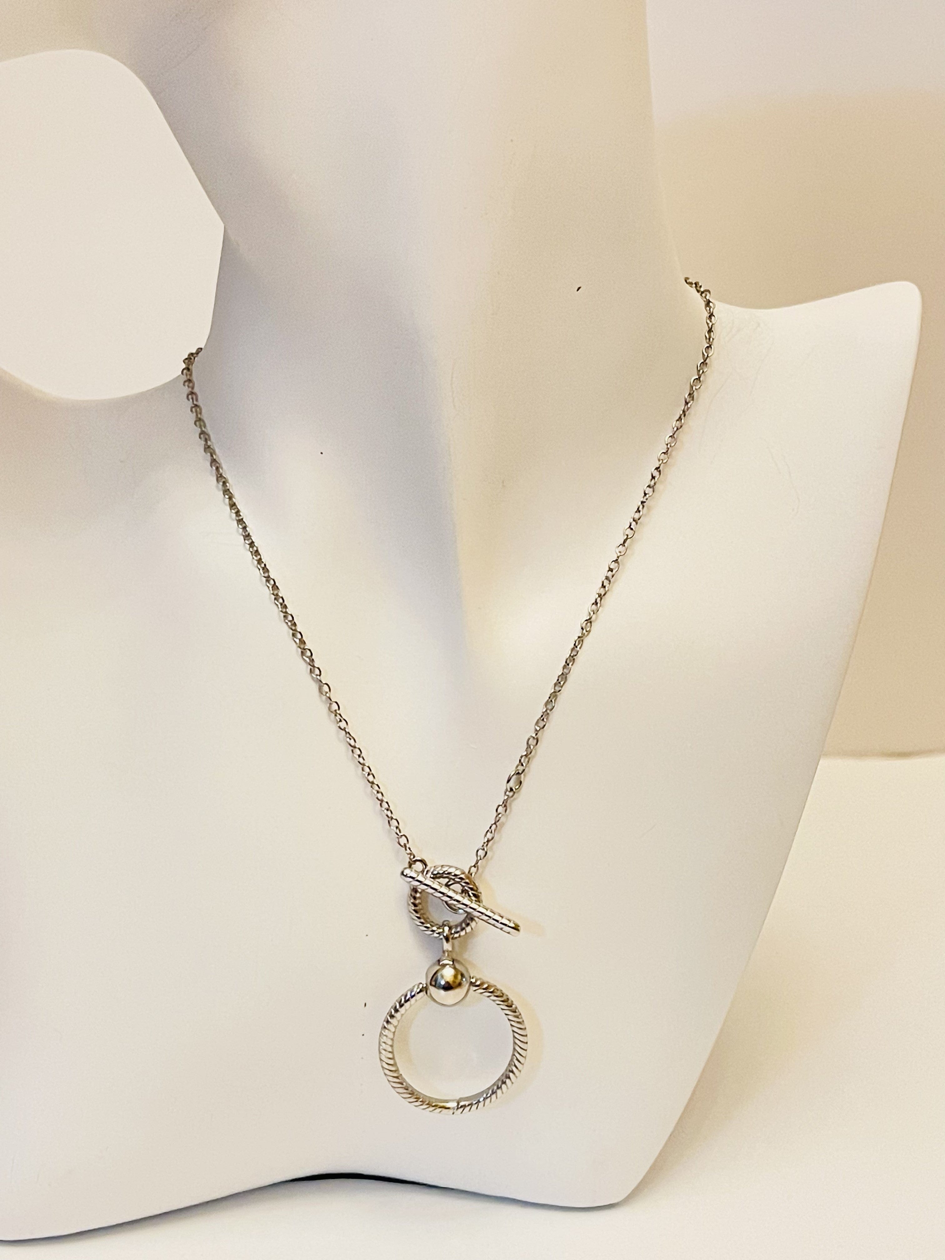 Necklace - Silver necklace with loop and toggle closure at the front - Loop Charm - 18" JL137