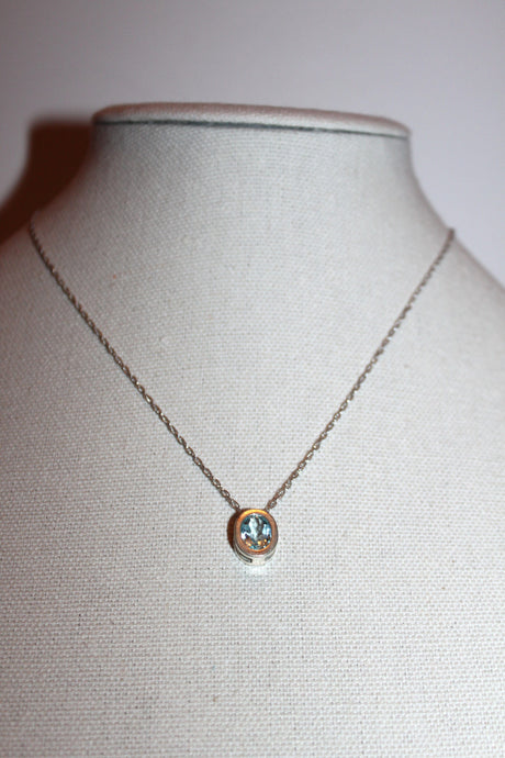 Necklace - Sterling silver 925 chain with beautiful Aquamarine stone setting- 17.5