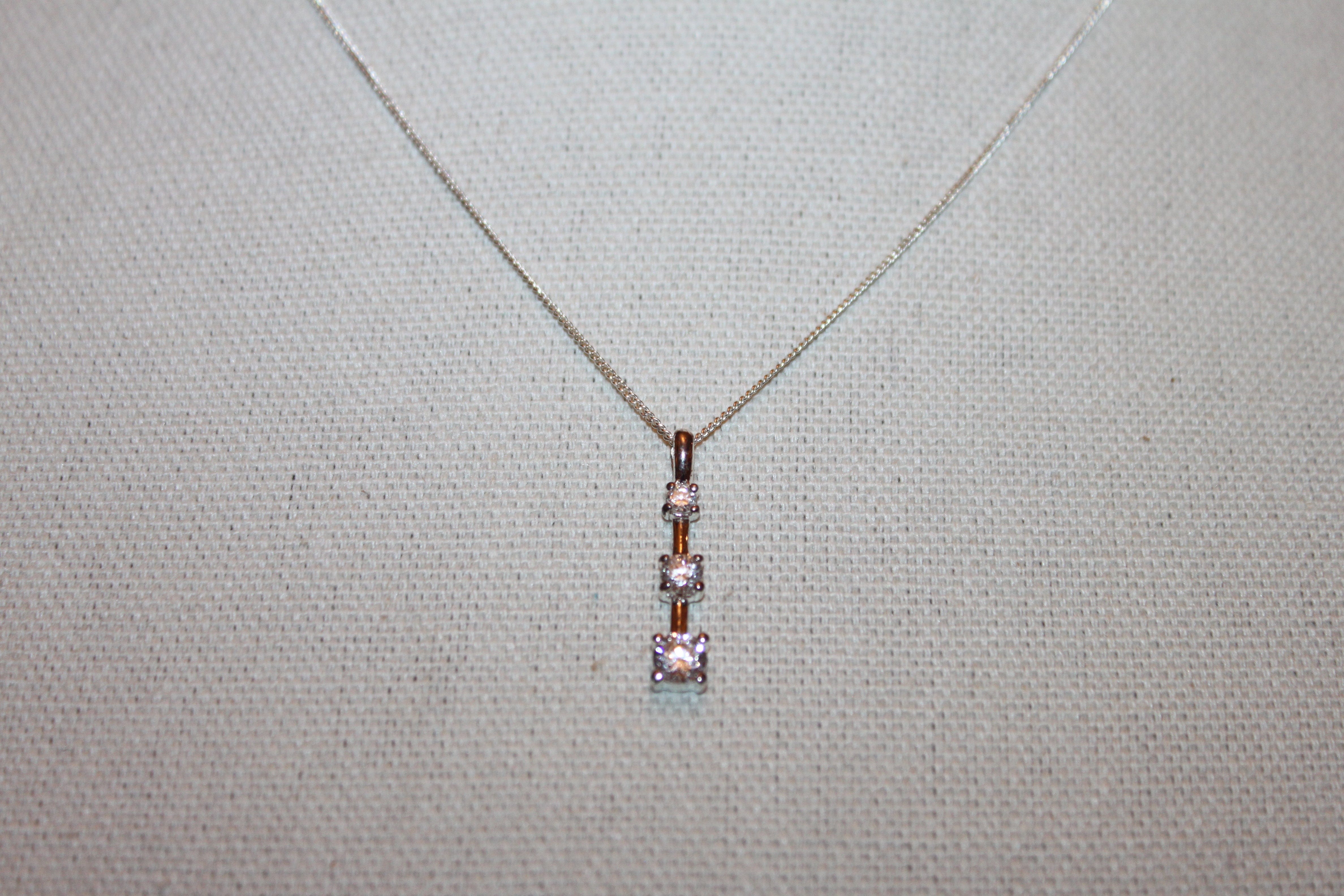 Necklace - Sterling silver 925 chain with three white sapphire stones - 19" chain JL062