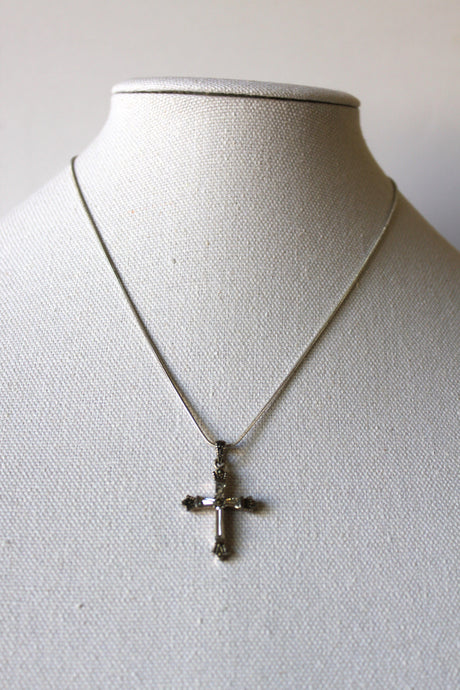 Necklace - Sterling silver chain 925 with beautiful cross pendant- 18