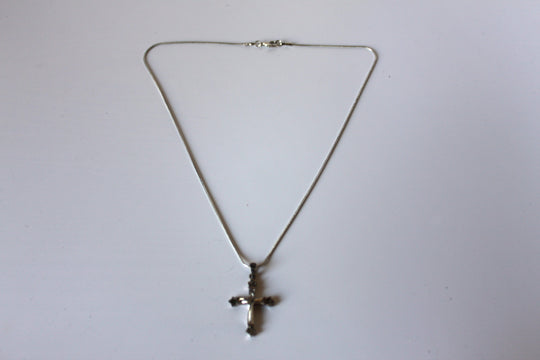 Necklace - Sterling silver chain 925 with beautiful cross pendant- 18" chain JL053