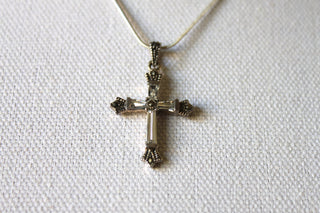 Necklace - Sterling silver chain 925 with beautiful cross pendant- 18" chain JL053