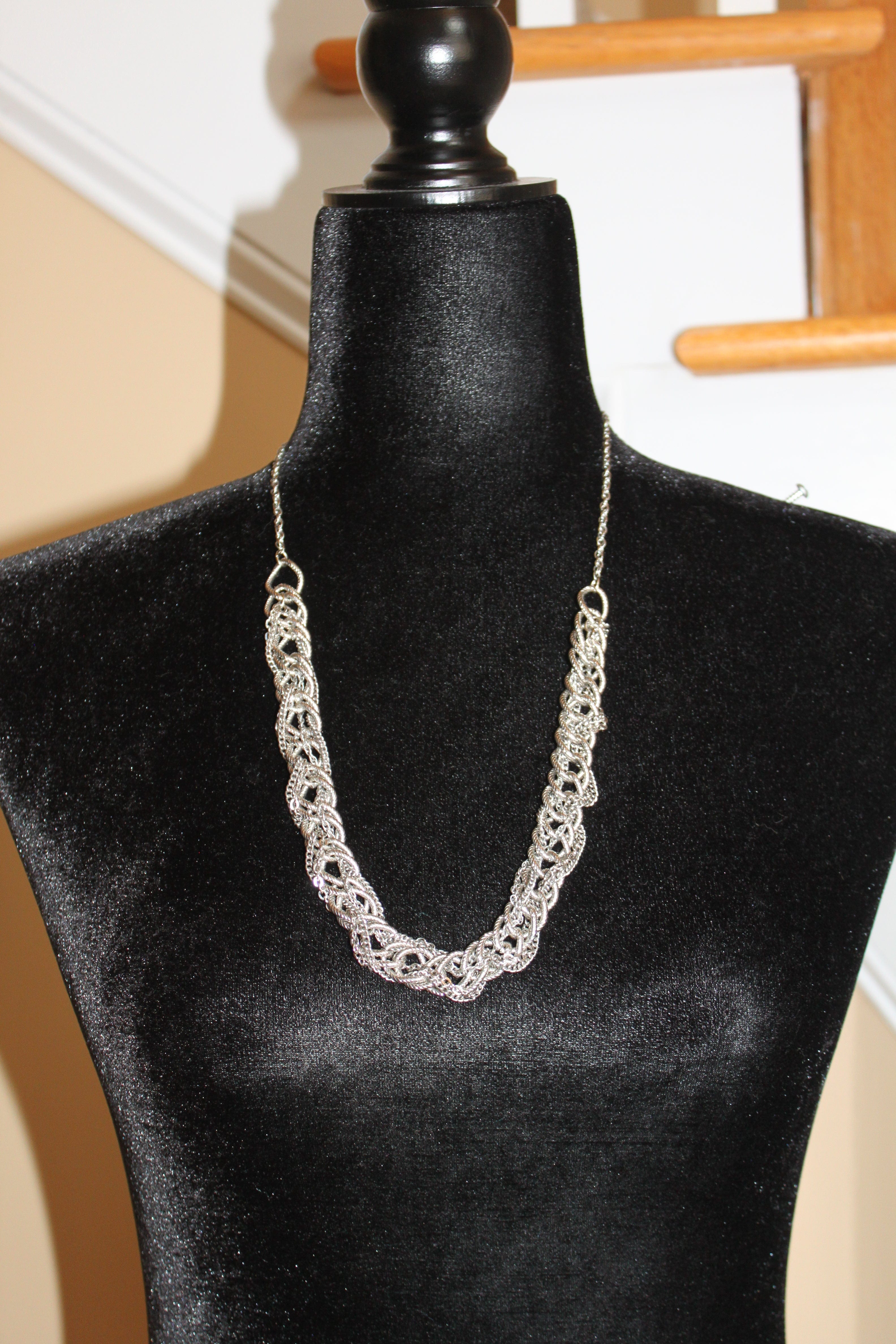 Necklace - Vintage/Art Deco Style Necklace w/Earrings - 28" with 2" extension JL100