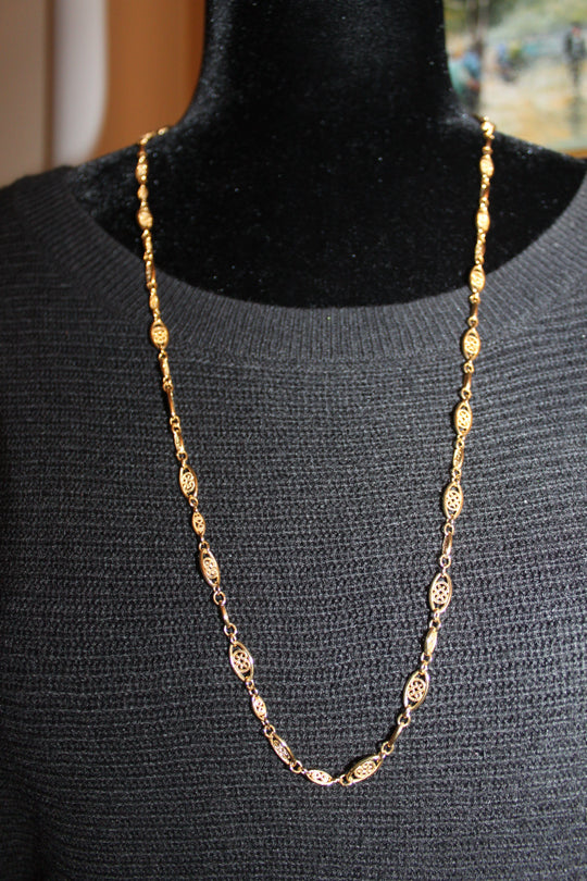 Necklace - 14K Gold Plate Vintage Necklace in beautiful swirl pattern - 30"