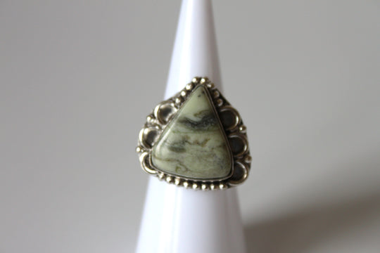 Rings - Green Serpentine Palmstone - genuine stone on sterling silver - size 5.0 JL094