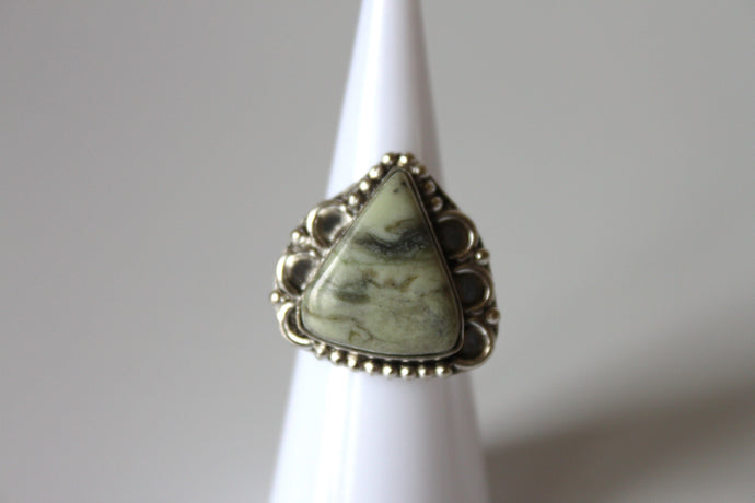 Rings - Green Serpentine Palmstone - genuine stone on sterling silver - size 5.0 JL094