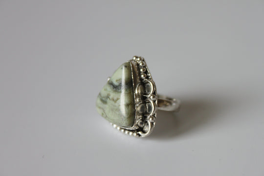 Rings - Green Serpentine Palmstone - genuine stone on sterling silver - size 5.0 JL094