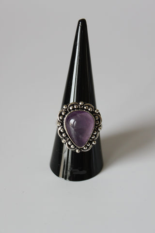 Rings - Purple Amethyst - genuine stone on sterling silver - size 9.0 JL098