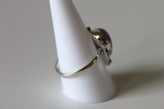 Rings - Purple Amethyst - genuine stone on sterling silver - size 9.0 JL098