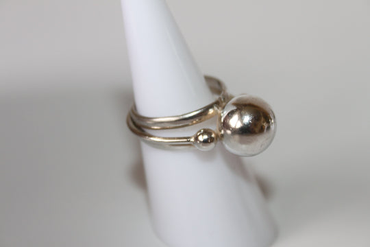 Rings - Sterling silver art deco ring - vintage - silver bead design, size 5.5 JL084