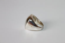 Load image into Gallery viewer, Rings - Vintage silver ring in Art Deco Style - size 7.5 JL104
