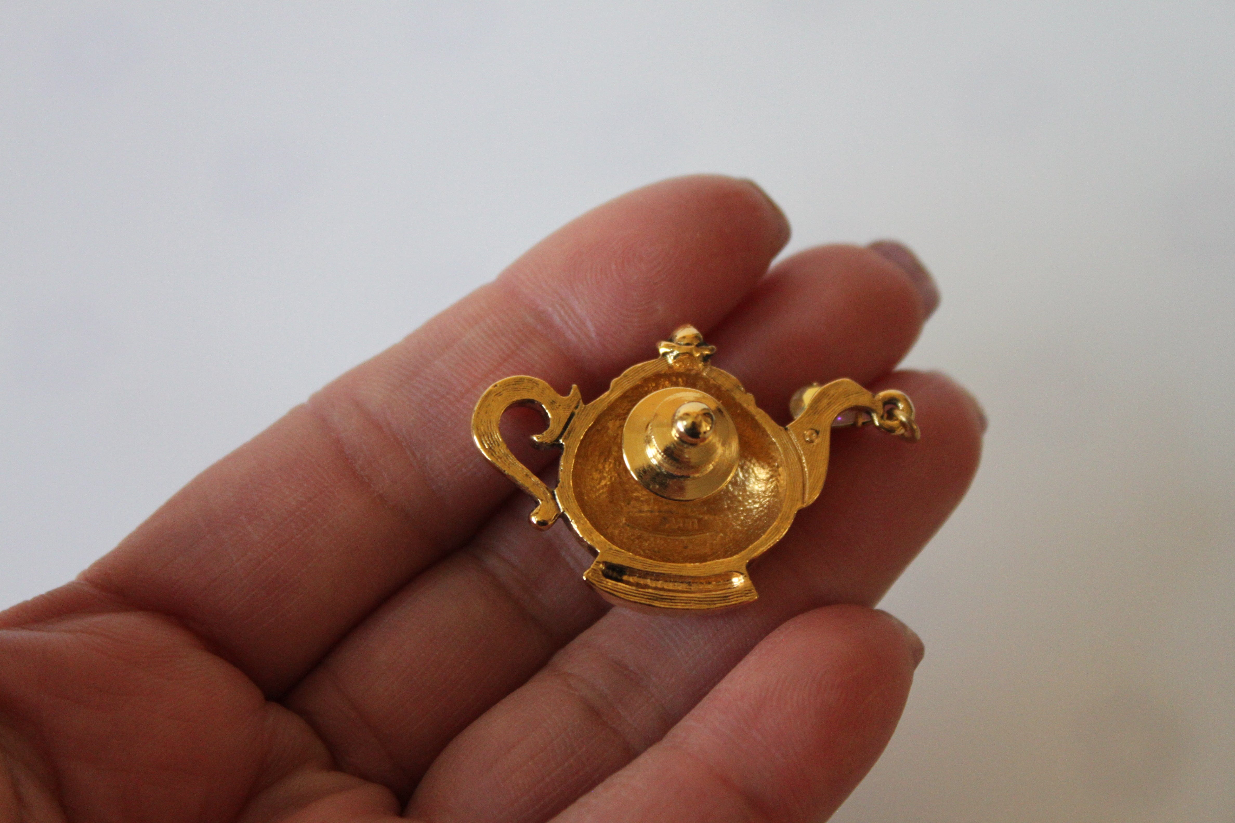 Vintage Brooch Gold antique tea pot with crystal tear drop  (1.5"Lx1.25"W) JL036