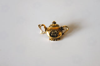 Vintage Brooch Gold antique tea pot with crystal tear drop  (1.5"Lx1.25"W) JL036